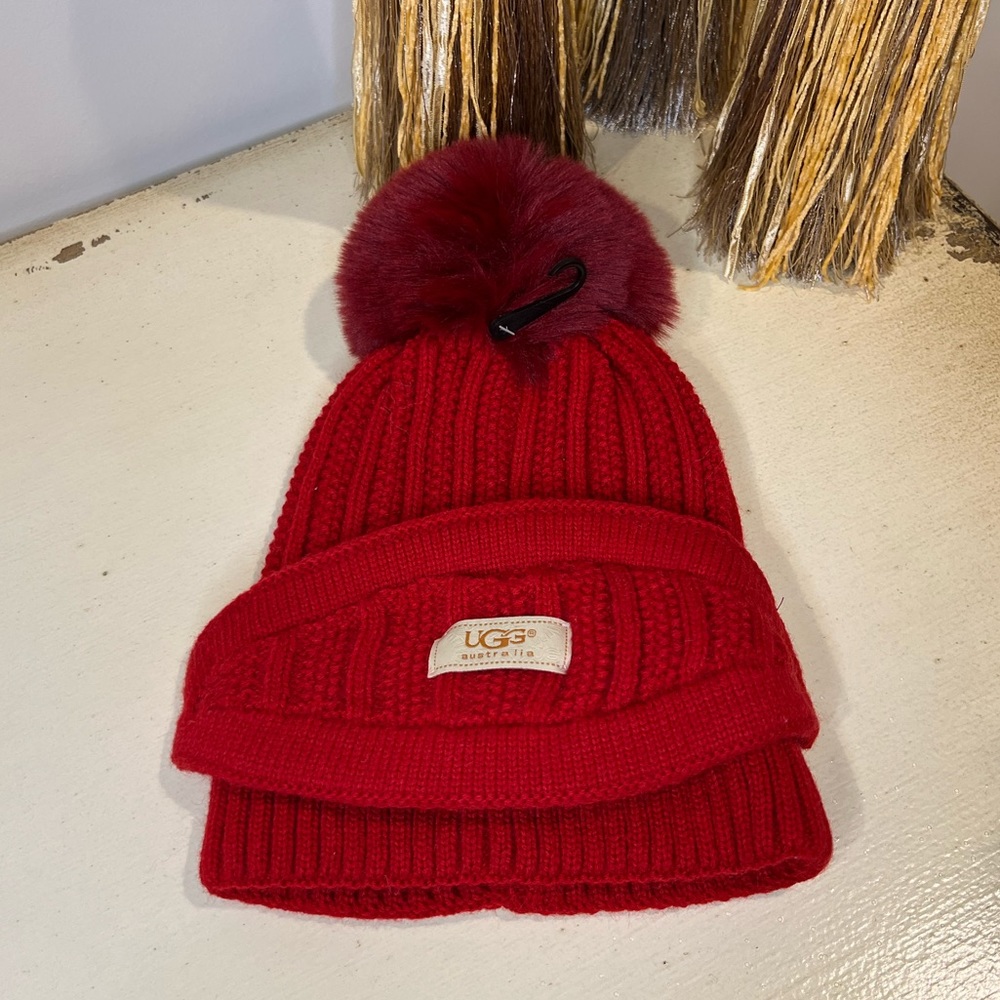 RED - UGG KNITTED HAT WITH MASK